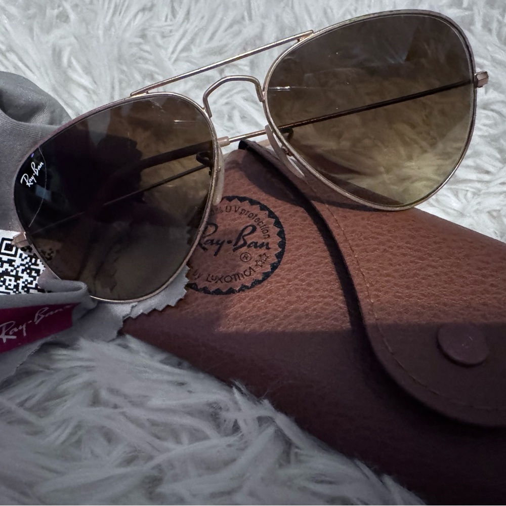 Ray-Ban Aviator Sunglasses with Brown Lenses